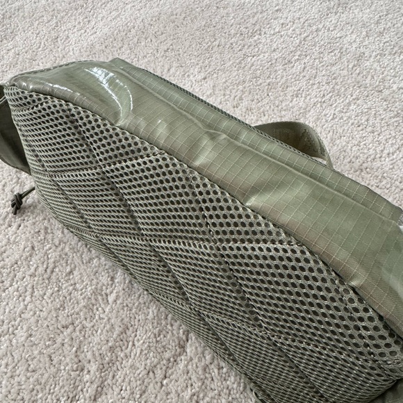 Calpak Terra Sling - Juniper Green - Picture 6 of 12